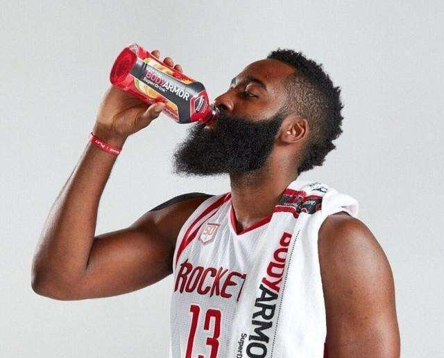 科比投资饮料获高回报,瓦妮莎继承股份价值2亿美元