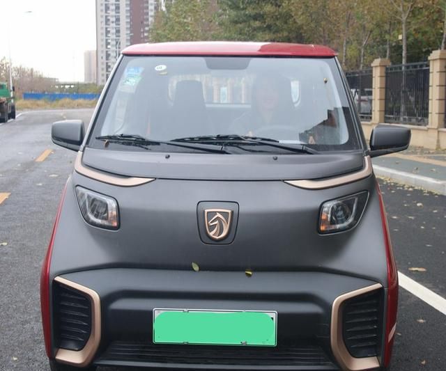 宝骏版smart一位可停两车起步4万多已成家用代步首选