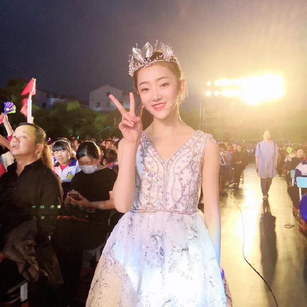 小戏骨"陶奕希戏里戏外都让人喜欢,被她圈粉了