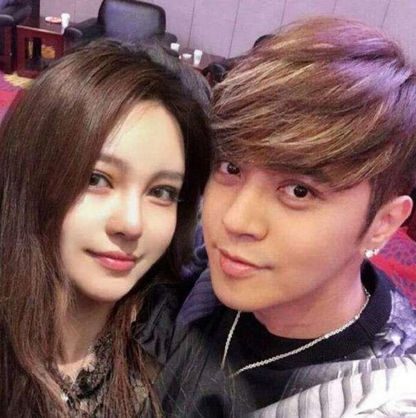 罗志祥女友旧照被曝光,看清真实"脸型"后,网友:打了瘦脸针?