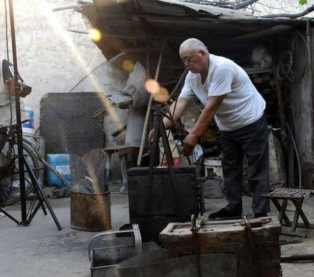 小炉匠杨恒传坚守传统手艺54年 如今面临失传|小炉匠与好姑娘|小炉匠|