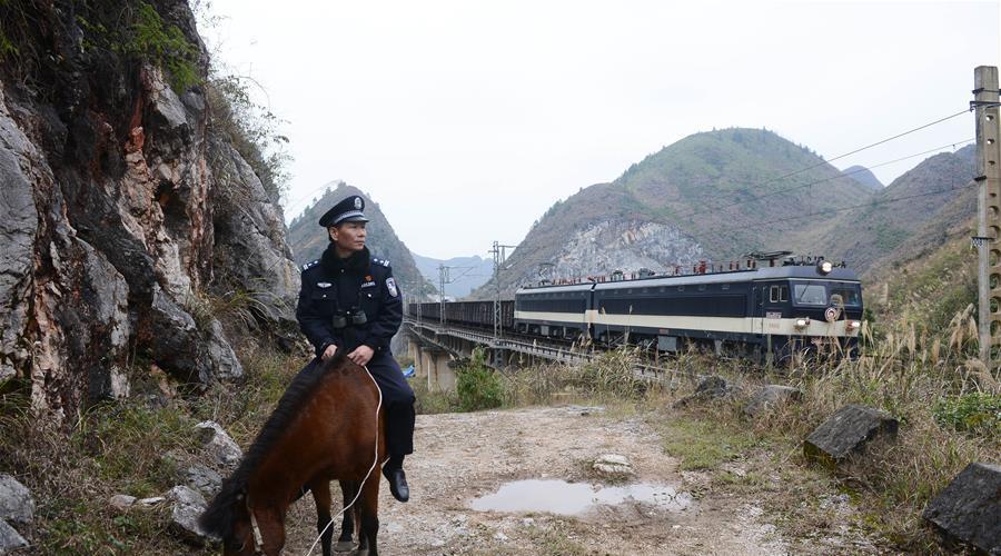 西南第一条准轨铁路——黔桂铁路