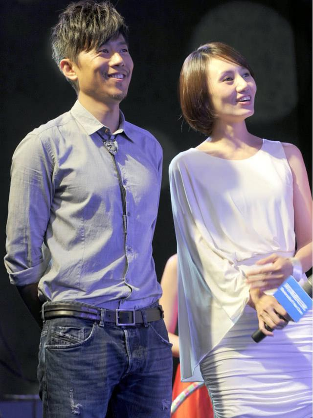 袁泉真是太爱夏雨了,这眼神好温柔,谁看了不心动