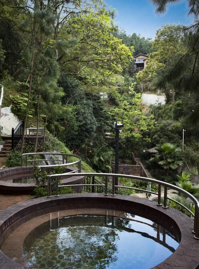 坐拥梅溪小镇菩提精舍小桥流水映在眼前的是一幅山水画