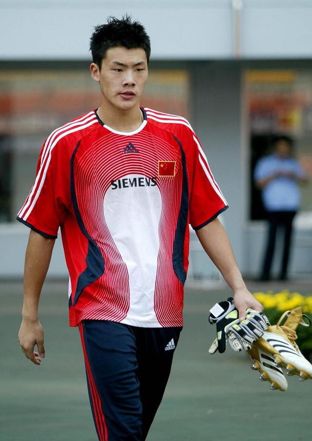 门将之争刘殿座成为1号门将颜骏凌恐跌落低谷