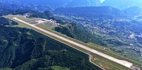 广西的河池金城江机场,河池机场不仅是广西境内海拔最高的一座机场