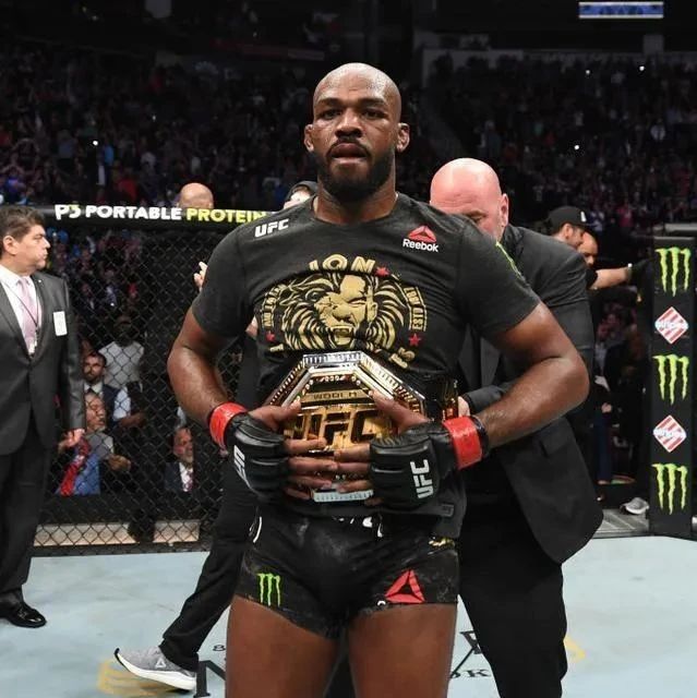 UFC大魔王骨头对出场费不满,超级大战恐告吹|UFC_新浪新闻