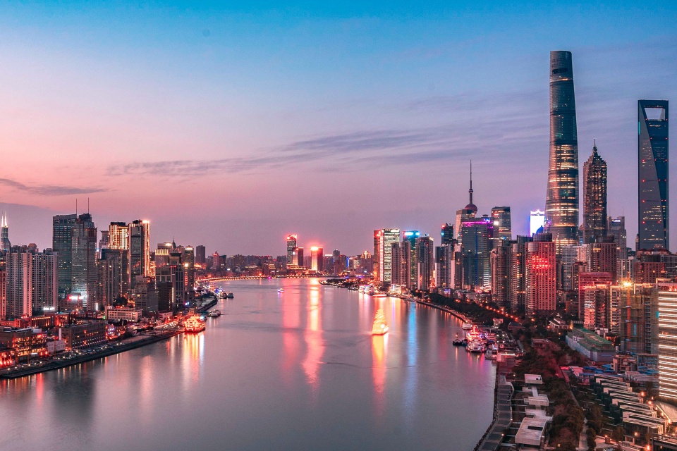 令人震撼的上海夜景世界级一线城市的繁华毫不逊色于香港纽约