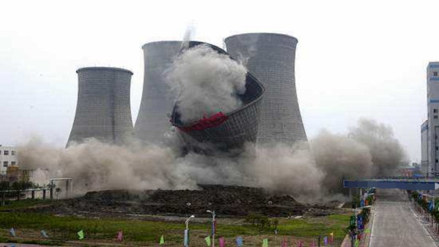 大国境内连续2次大爆炸核电站冒出白烟美军看一眼后四散逃开