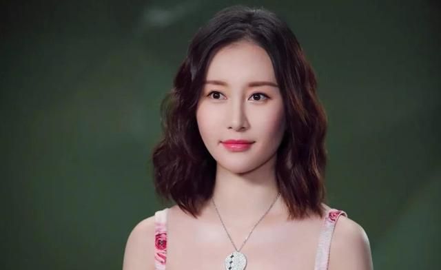 《传闻中的陈芊芊》赵露思演技上热搜,周紫馨成不敬业演员?