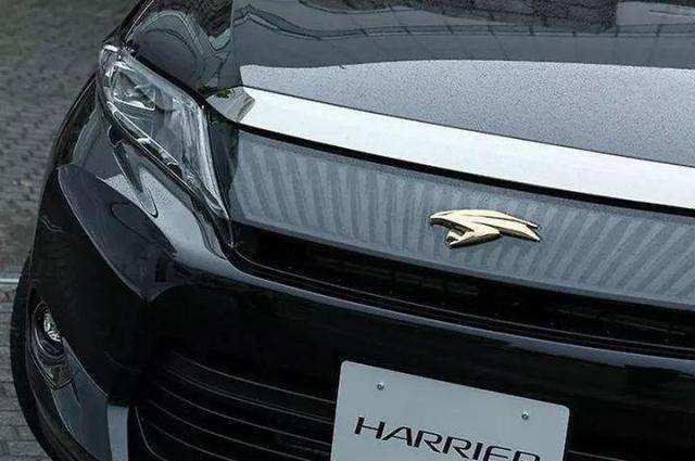 飞鹰车标在平时也很少见,这是丰田海外车型harrier(参数|图片)的专属