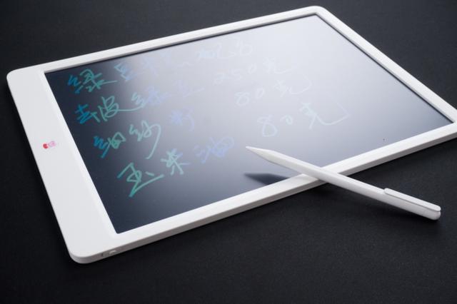 这块小黑板火了,装电池的黑板见过吗?小米真是什么都卖