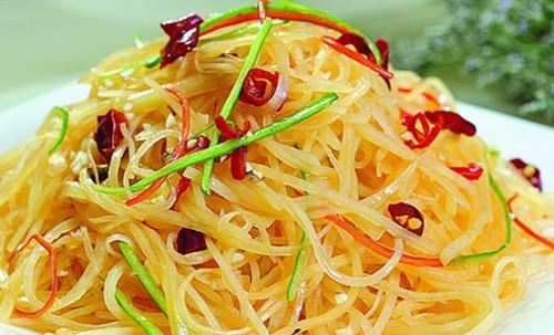 炒土豆丝应该先放醋还是后放醋许多人弄错了难怪粘锅还难吃