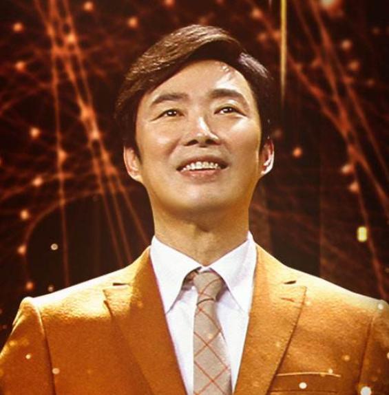 费玉清为何被称歌坛公务员