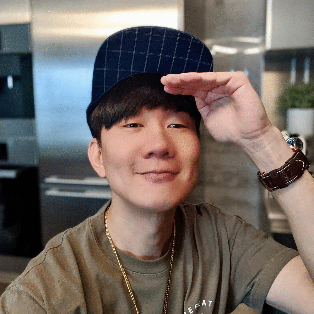 林俊杰晒自拍幽默玩梗:让我看看还有谁站的高