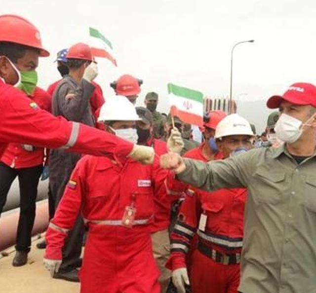 有仇必报！5艘伊朗油轮悬挂国旗奔向委内瑞拉，美国军舰火速赶来休闲区蓝鸢梦想 - Www.slyday.coM