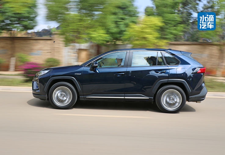 适合食草男的四驱车，丰田威兰达这次不油腻