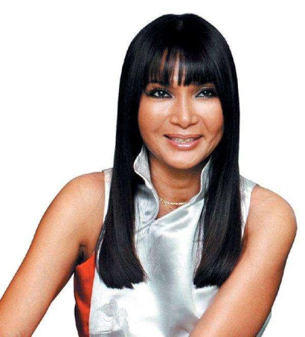 第一位被封杀的艺人:一夜爆红后出国"避难",张咪到底得罪了谁?