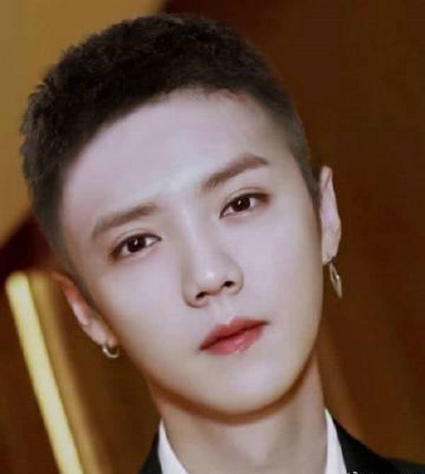 "寸头造型"很帅的三位男星,李现排名第三,第一是他无人争议