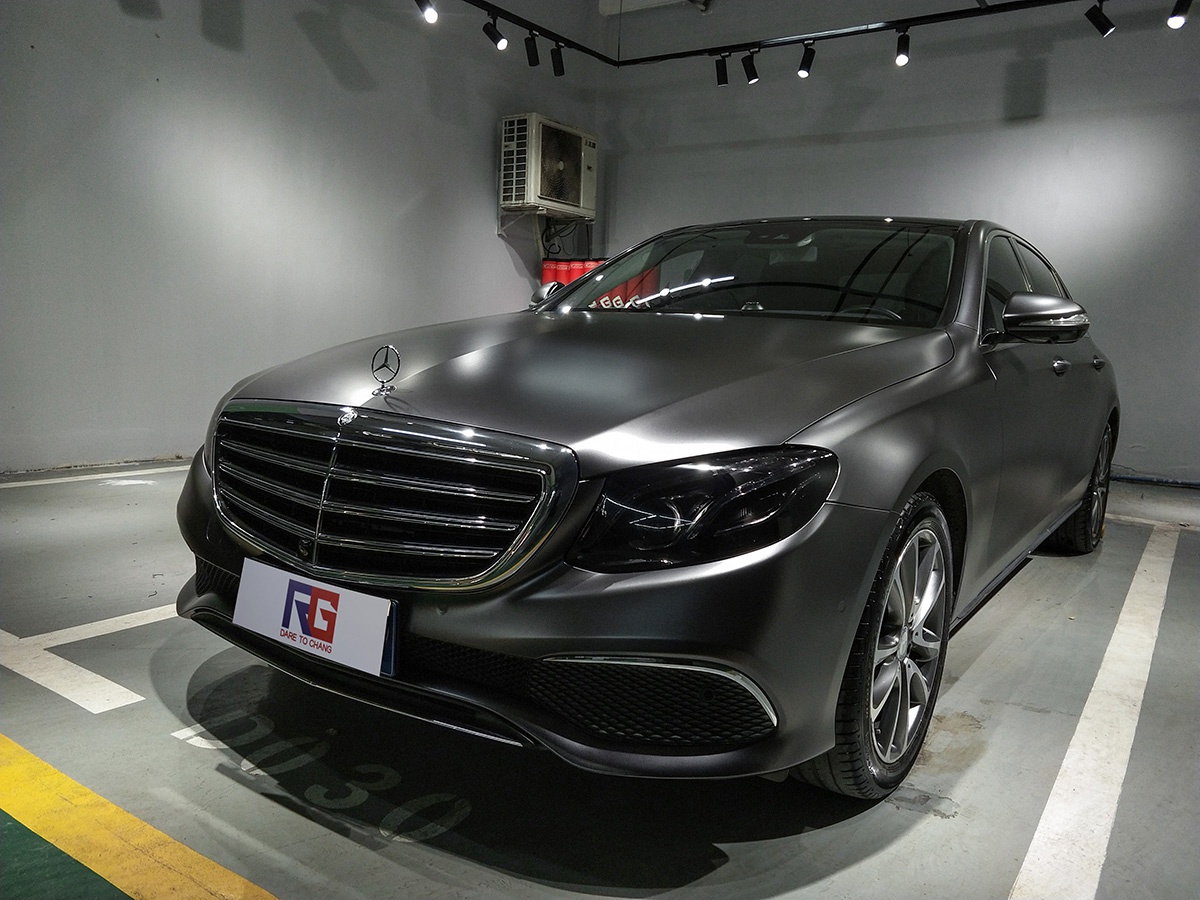 奔驰e300车身改色电光太空灰 rg瑞集改色膜陕西西安加盟店出品