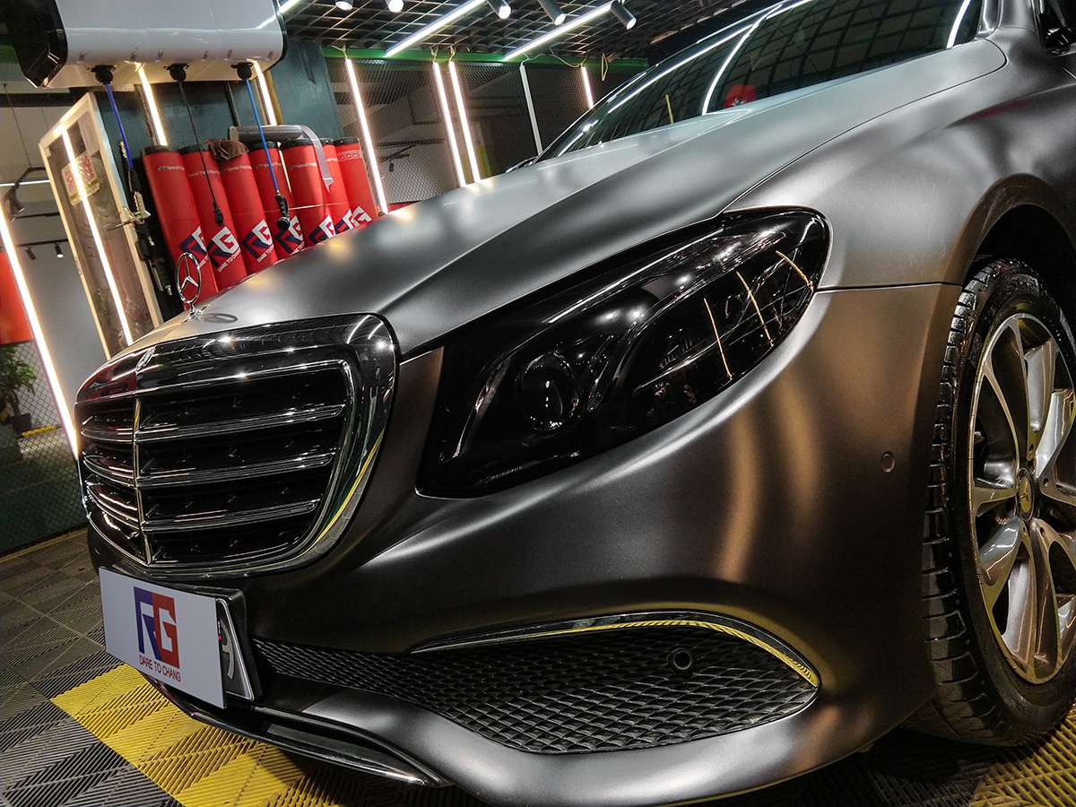 奔驰e300车身改色电光太空灰 rg瑞集改色膜陕西西安加盟店出品