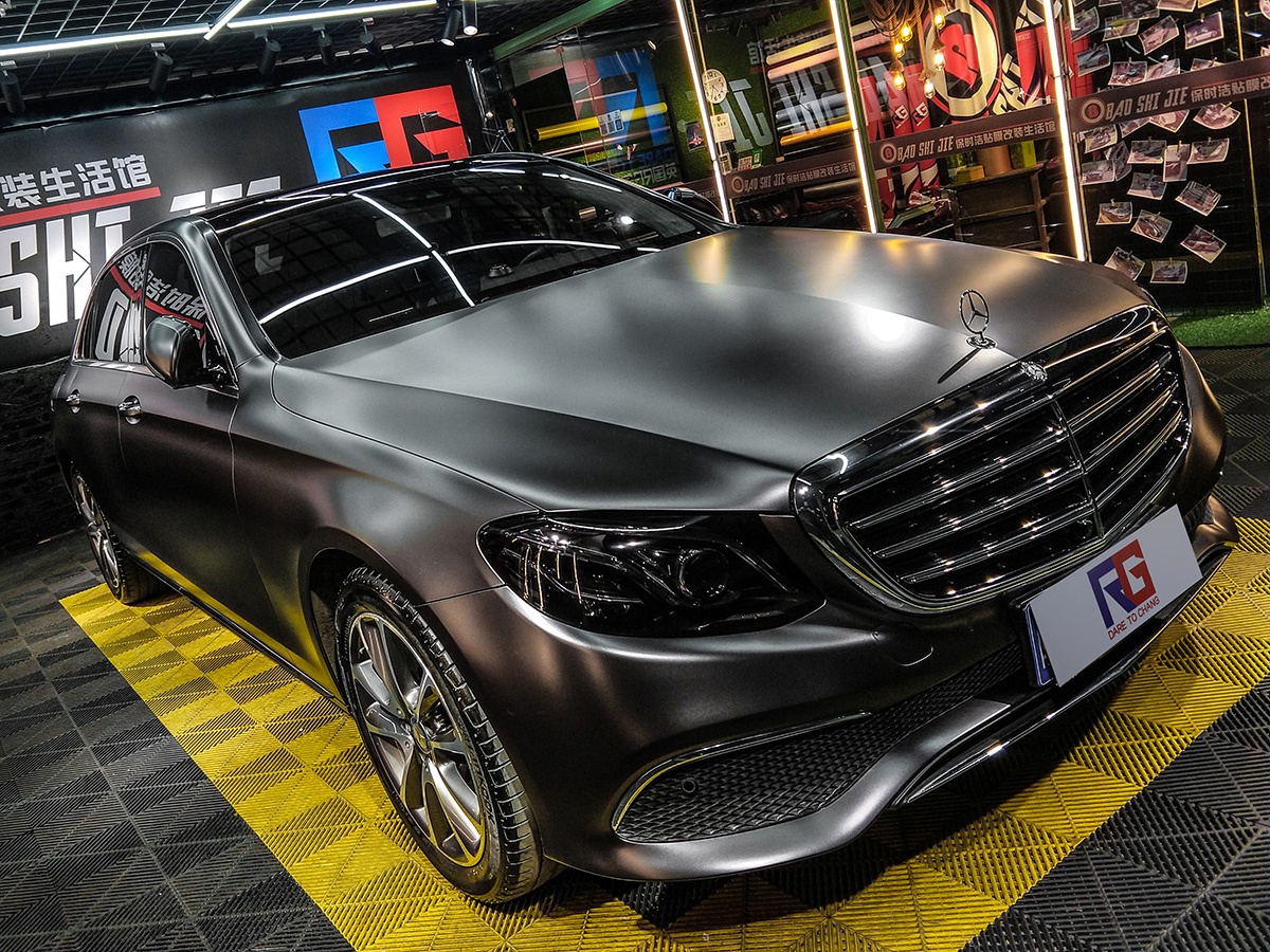 奔驰e300车身改色电光太空灰 rg瑞集改色膜陕西西安加盟店出品