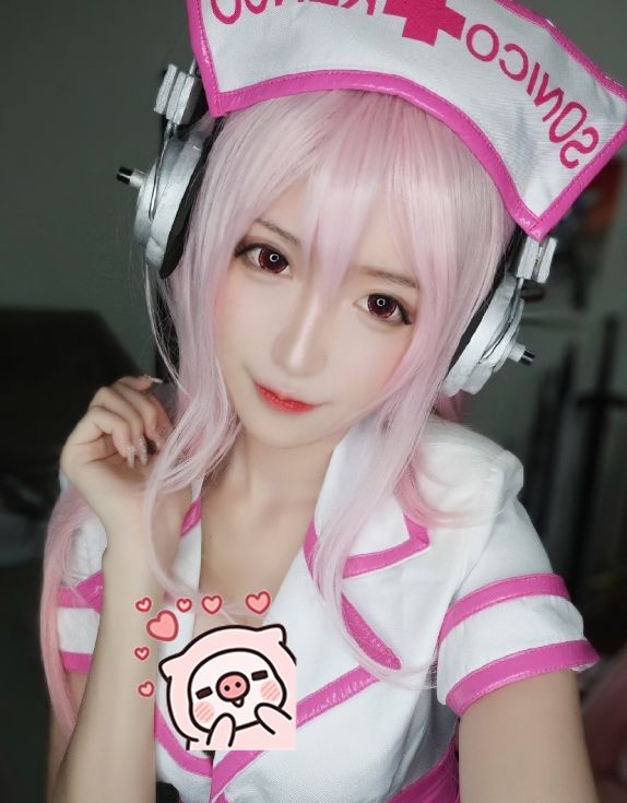 腐团儿cos护士穿粉色小制服尽显清纯这谁能顶得住