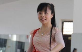 "无冕之王"王二妮:放弃名利回农村,如今日常放牛带娃后悔吗?