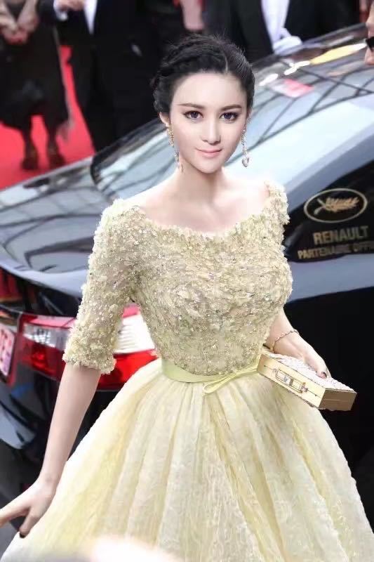 强势回归人鱼公主任丽萌担任2020世界华埠国际选美大赛理事长