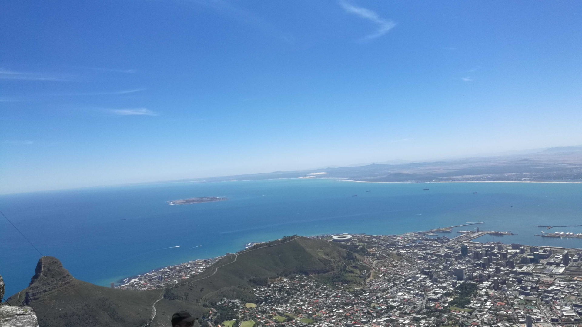 南非海拔超1000米的山脉,常年有云雾所笼罩,被誉"上帝的餐桌"