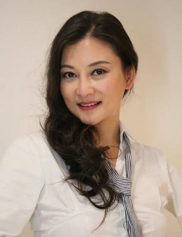 还记得那个唱妈妈的吻的朱晓琳吗她现在过得怎么样