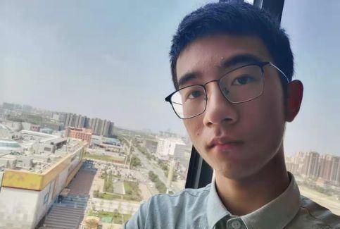 父母从高云浩很小的时候就开始为他营造出一个良好