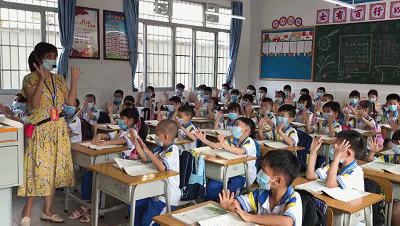 肇庆1-2年级小学生返校，有萌娃找不到教室…