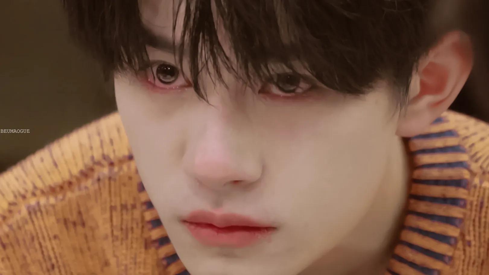 节目组放出易烊千玺十分钟流泪片段,看清眼球,是不是真哭很明显