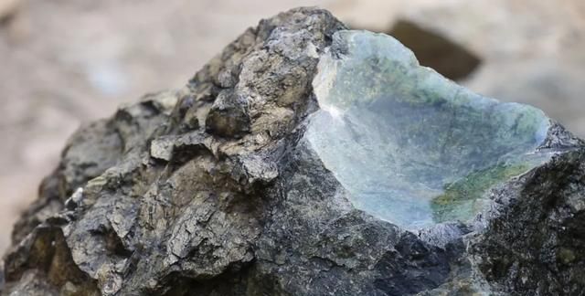 蛇绿岩它的名字叫做它们已经有了25亿年的历史有一种"绿石头"在遵化