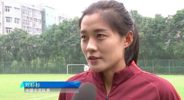 除了门将毕晓琳,边前卫刘艳秋,小将张琳艳纷纷遭遇落选外,最具争议的