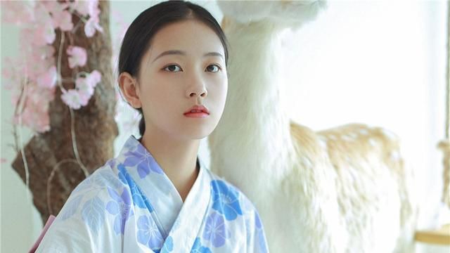 日本女诗人被称世界3大美女之一 另外1个中国人 1个埃及人 世界3 杨贵妃 美女 新浪新闻