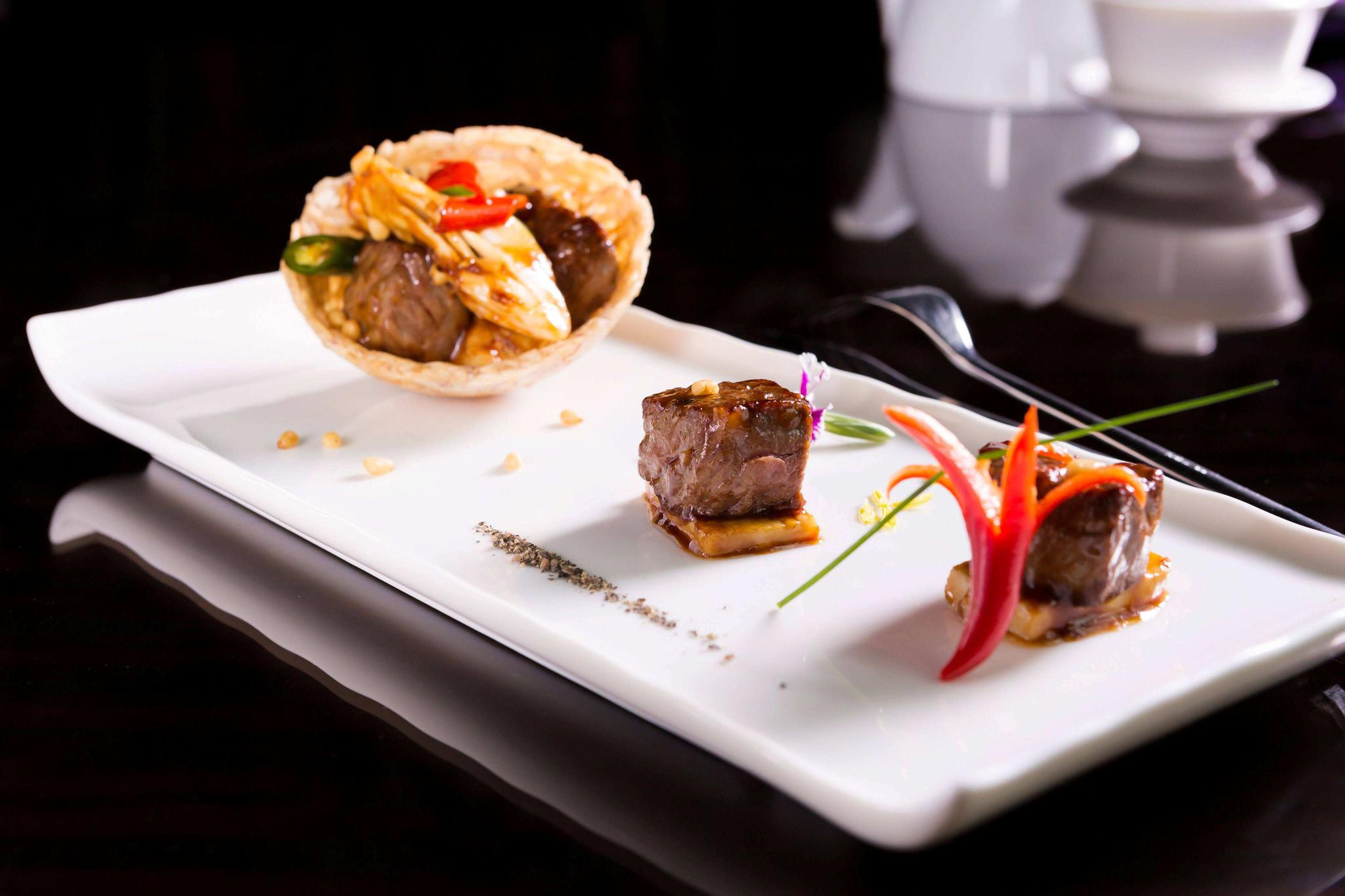 贝蒂斯橄榄油西餐美食,由新鲜的油橄榄果实压榨而成