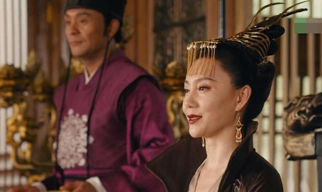 胡彩虹演过老鸨扮过冰心