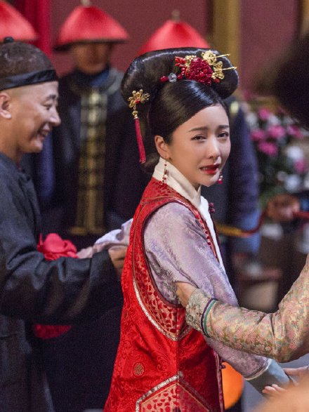 如懿传悲苦的莲心从出嫁那晚起她的心就已经寒了死了