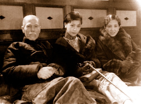 施娣:与外国人同居后,被抛弃,生了四个儿子,后代出现两个首富|何仕文