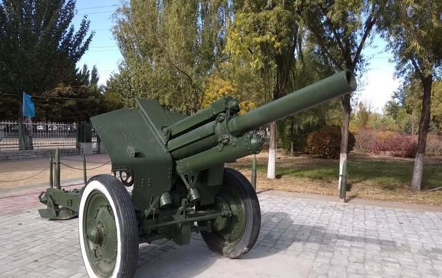 新中国第一代国产自行火炮,敞篷的70式122毫米自行榴弹炮