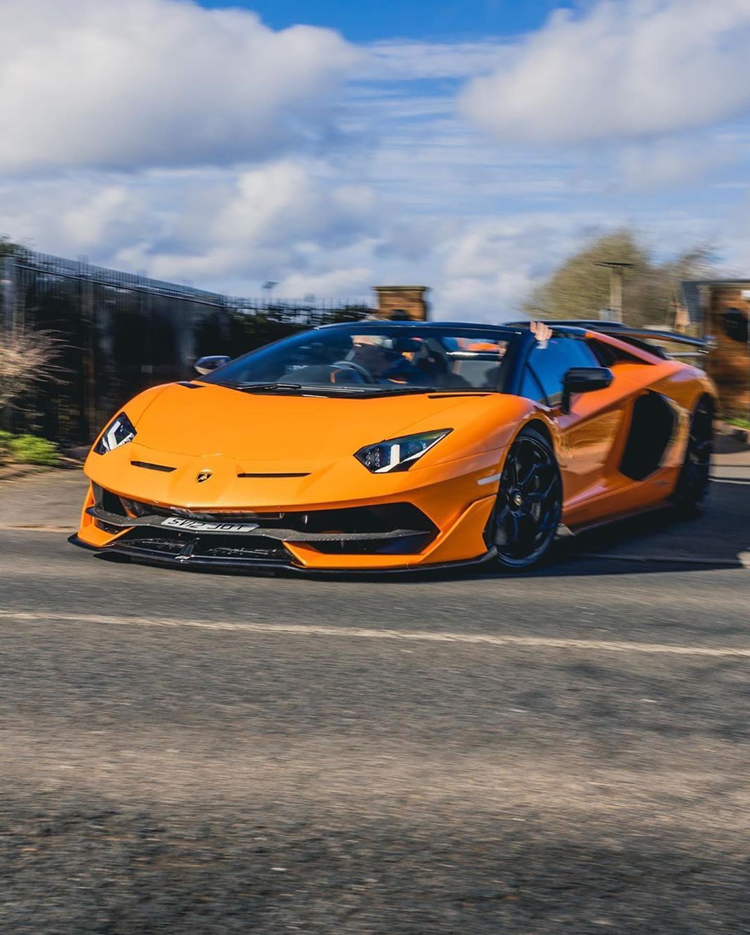 兰博基尼aventadorsvj敞篷版实车犀利感