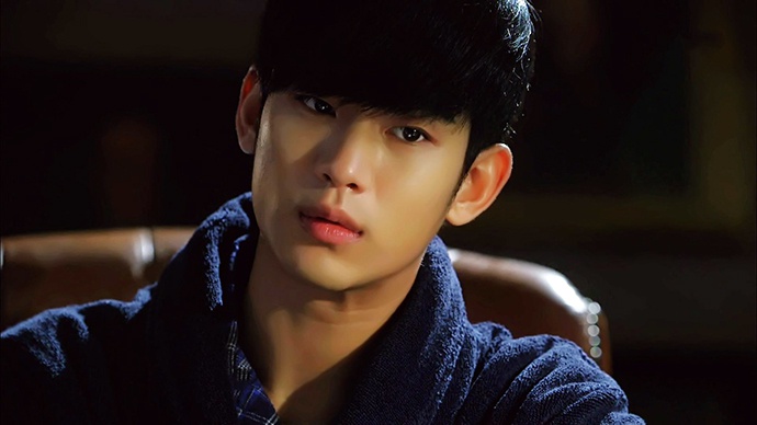 《虽然是精神病但没关系》首张剧照公开,金秀贤正式宣告回归