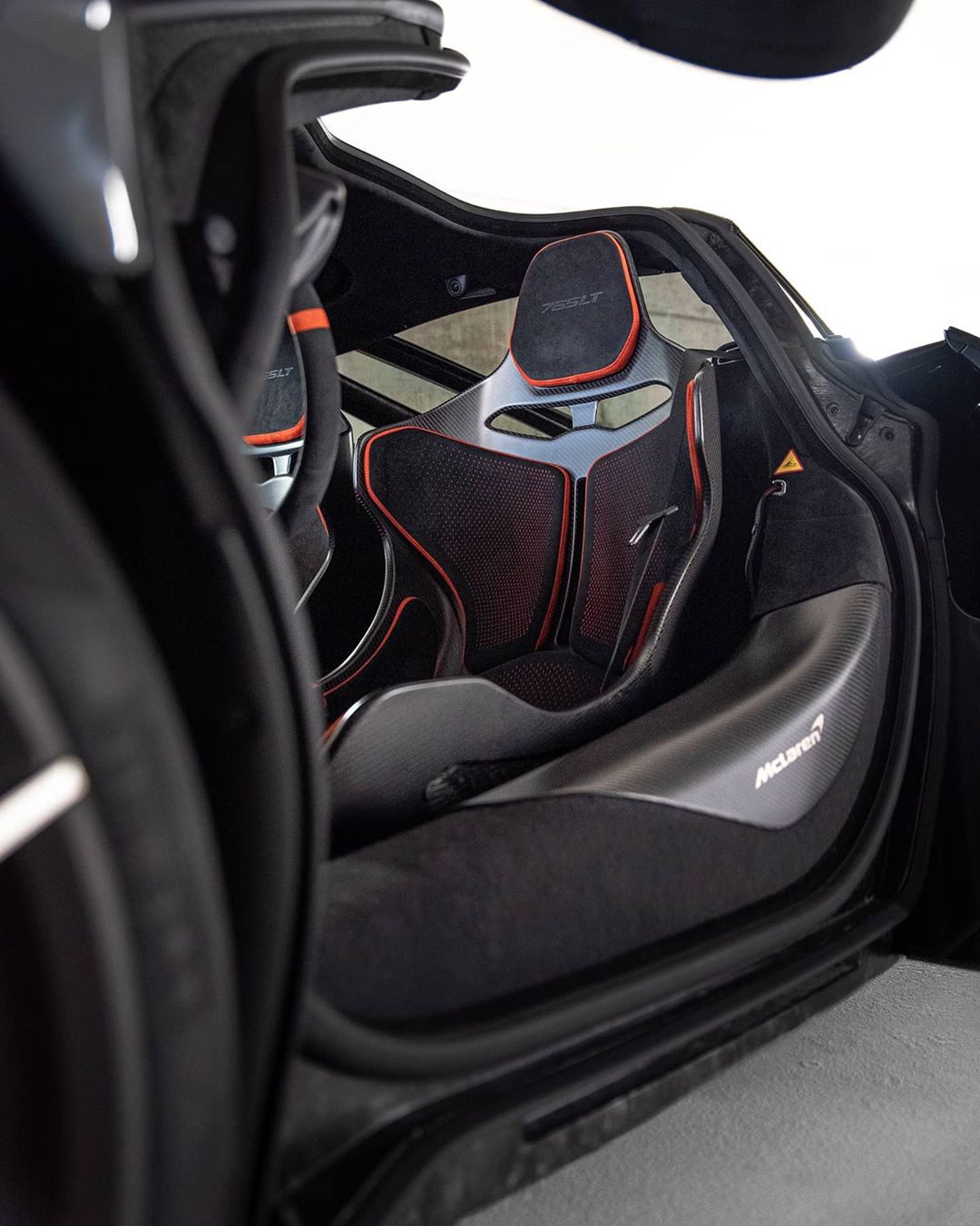 迈凯伦765lt实车 外观的造型非常有性能范