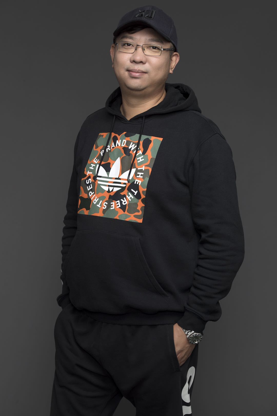 我们对会长闫博文进行采访,请他讲述汽车俱乐部的生存诀窍,也讲述了