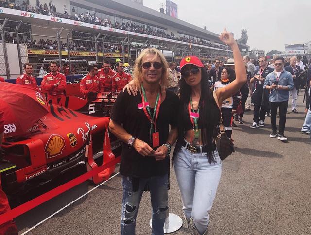 又1个足坛渣男？53岁巨星将与27岁嫩模结婚，被前妻指控出轨+家暴休闲区蓝鸢梦想 - Www.slyday.coM