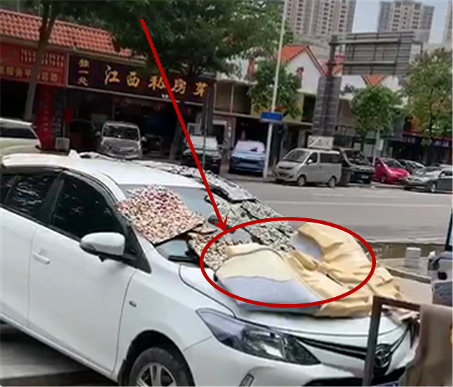 一批车街头晒座椅,内饰,全"广东牌",清一色水淹车,丰田居多