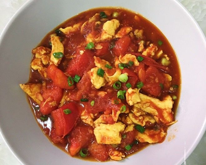 炒西红柿时,锅里加点"它",西红柿1分钟出沙,香甜多汁真下饭