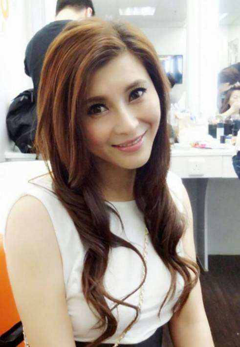 她曾是亚视一姐,被封杀后两次自杀,如今49岁沦落为船务公司员工